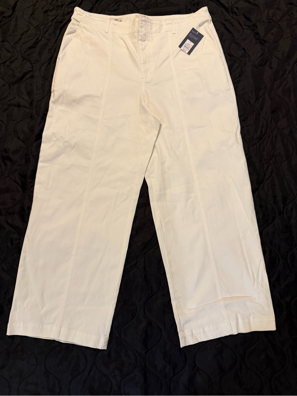 Universal Thread women’s -White straight leg pants size 17